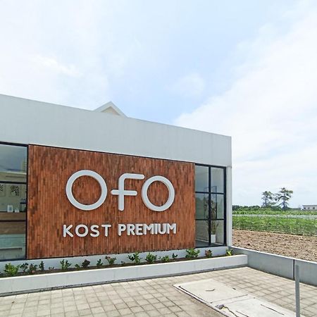 מלון Ofo Kost Premium Kampung Inggris Pare Syariah Mitra Reddoorz מראה חיצוני תמונה