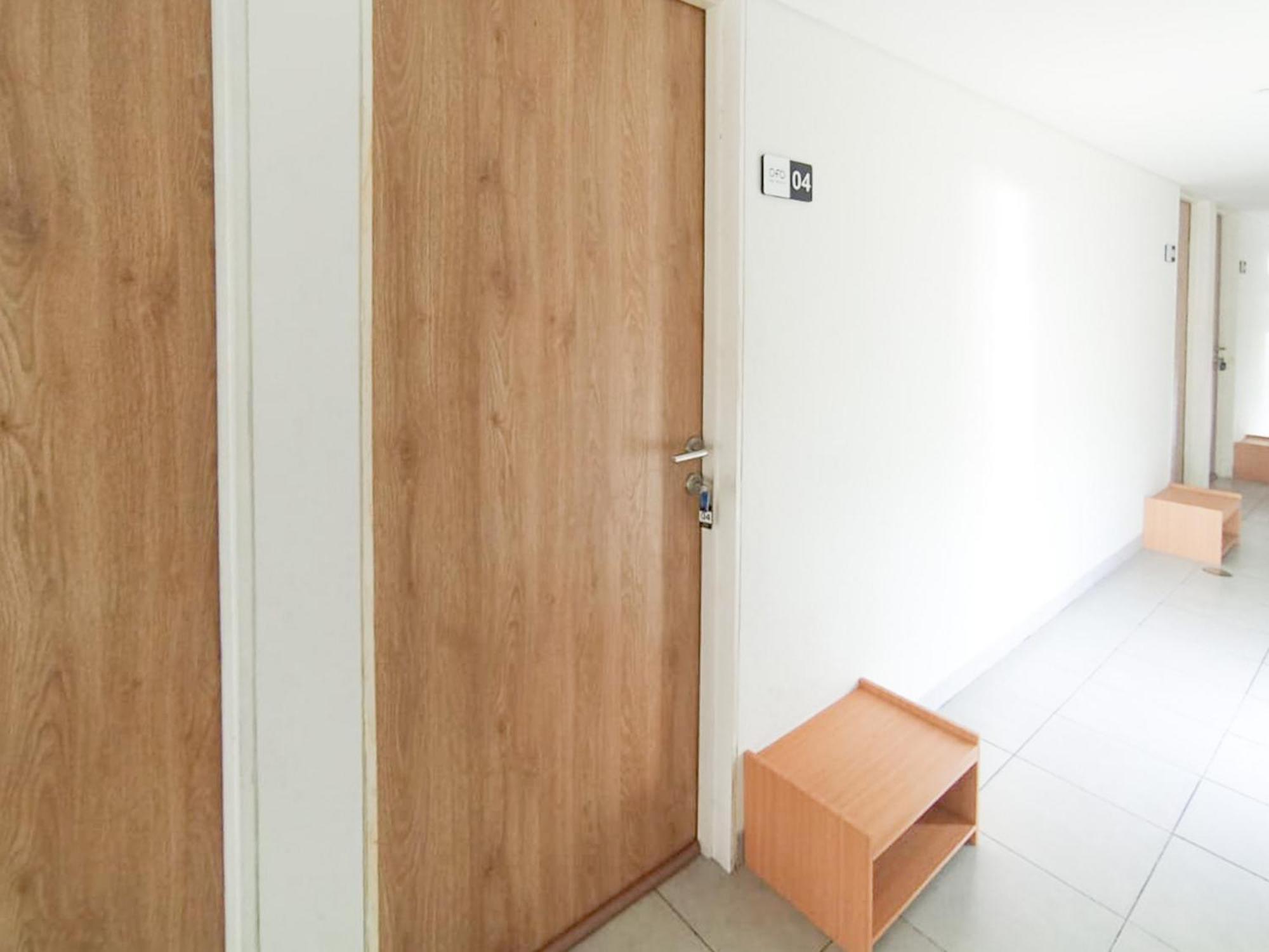 מלון Ofo Kost Premium Kampung Inggris Pare Syariah Mitra Reddoorz מראה חיצוני תמונה