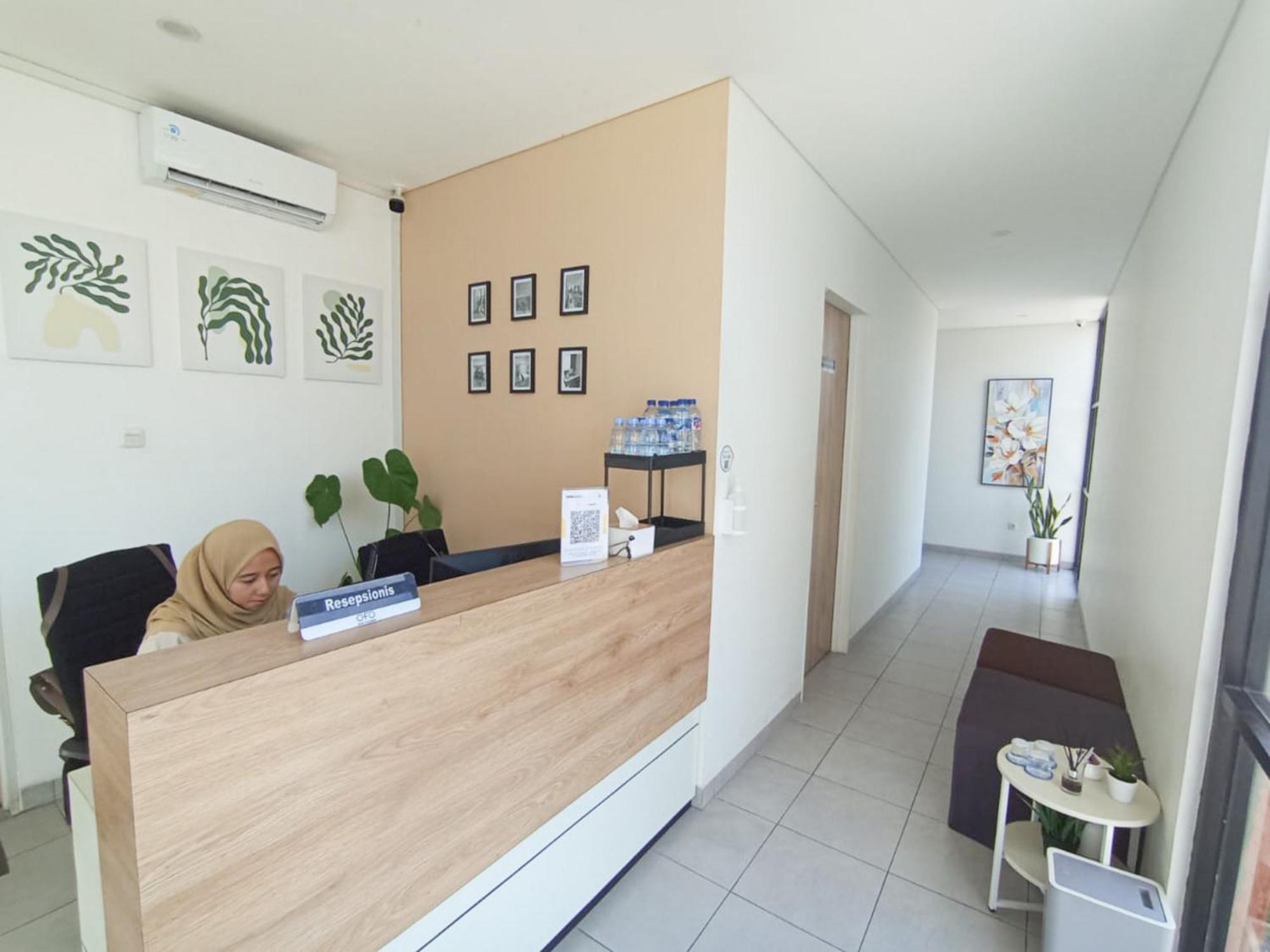 מלון Ofo Kost Premium Kampung Inggris Pare Syariah Mitra Reddoorz מראה חיצוני תמונה